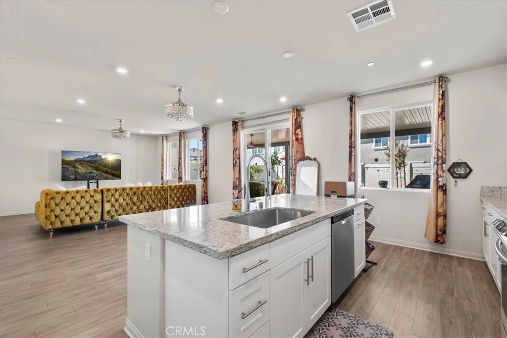 728 Freesia Circle, San Jacinto, California 92583 home-pic-10